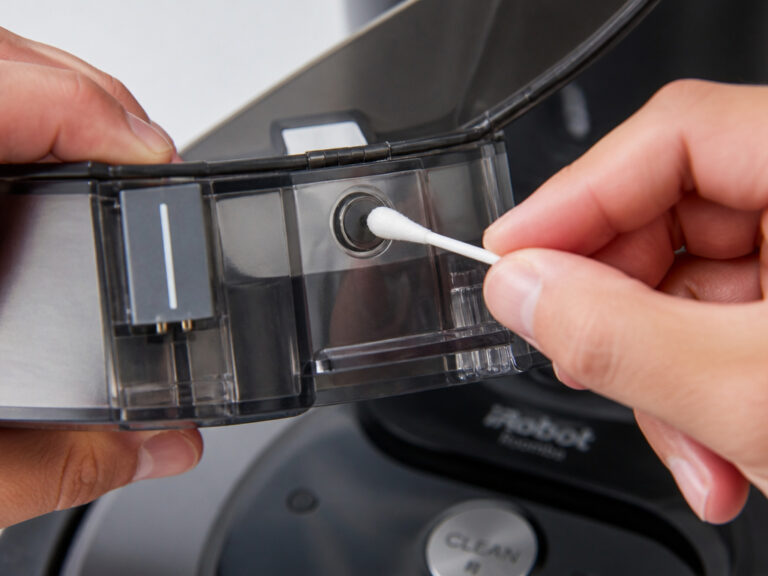 Understanding the Roomba Vacuum Only Self Emptying Feature