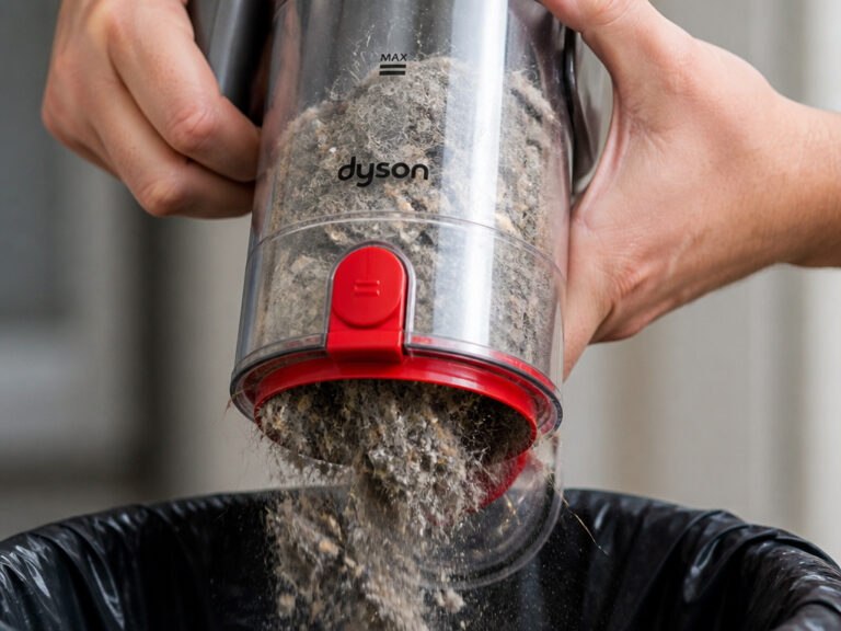 Dyson Cordless Vacuum Won’t Open | The Two-Step Latch Fix